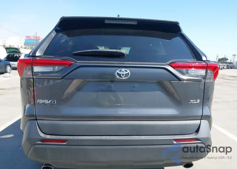 2023 Toyota Rav4 Xle z USA, uszkodzony, nr VIN 2T3W1RFV3PW247789